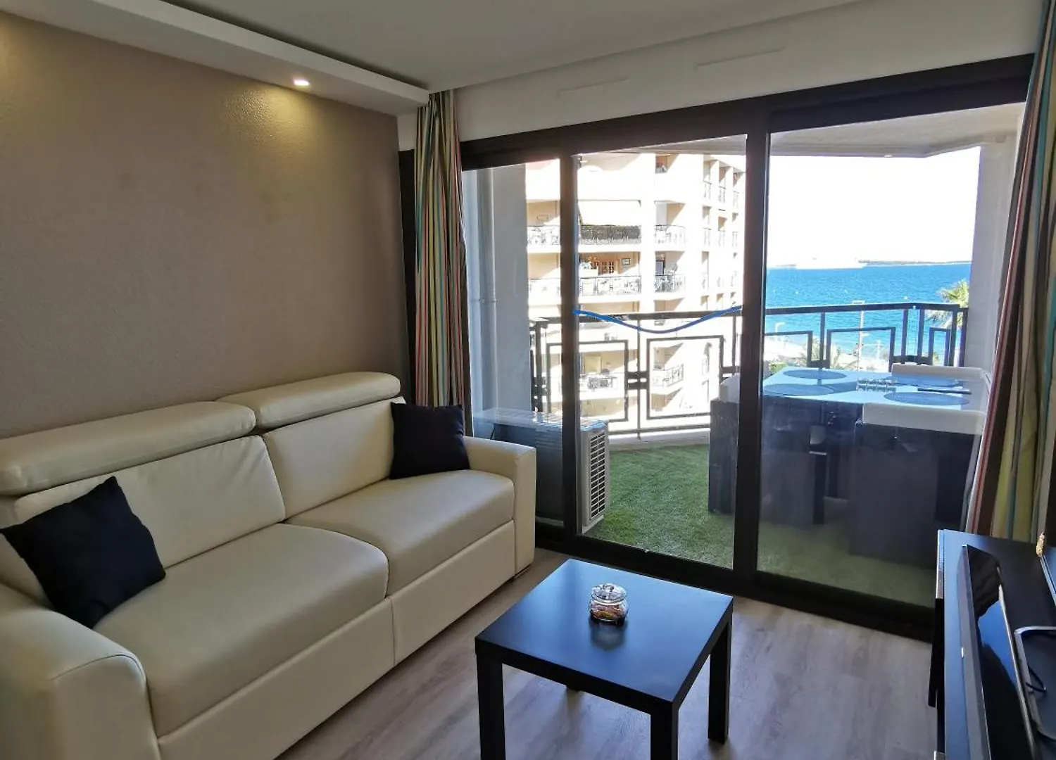 Apartment Appartement En Bord De Mer Cannes France